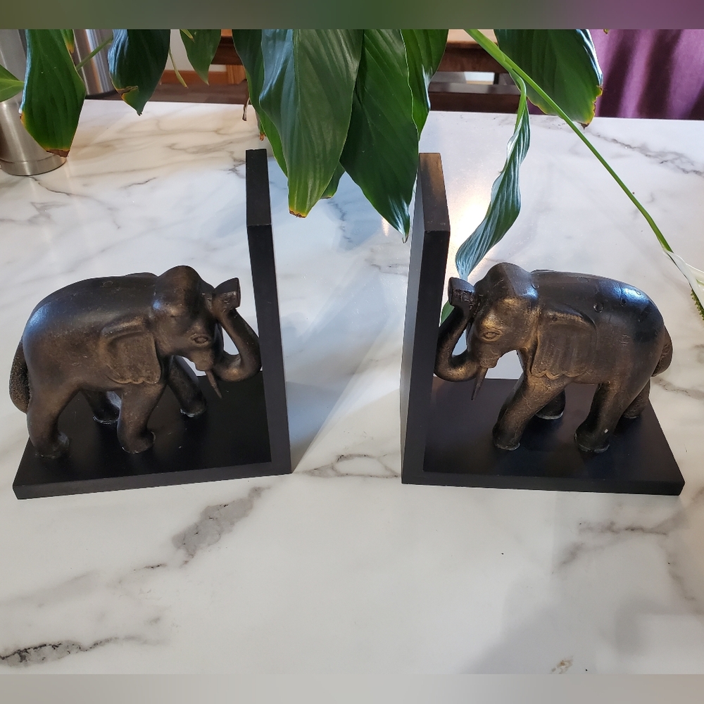 Elephant Bookends by Bellaa - Picture 2 of 14